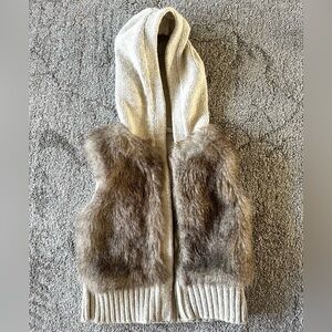GAP. Furry vest. Size 12-18 month.